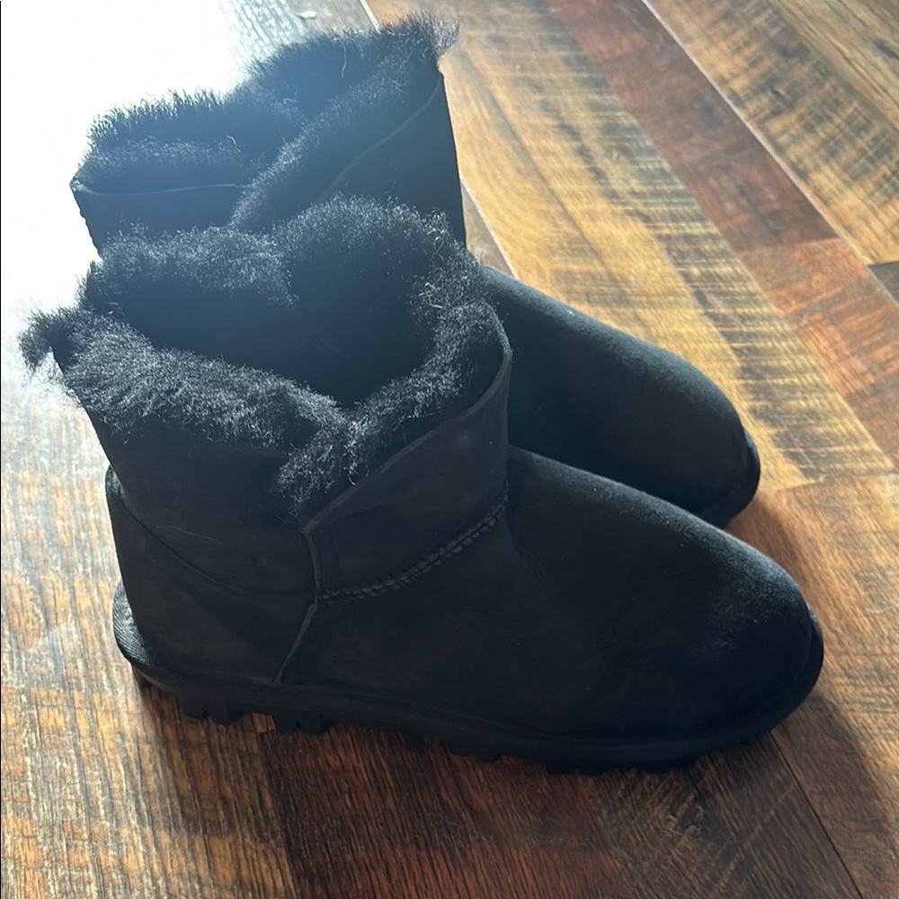 Kirkland Cozy Black Women's Boots size 6